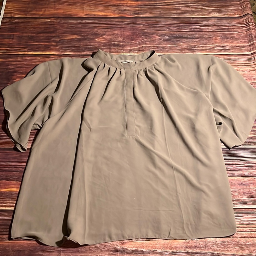 H&M Taupe Short Sleeve Pleated Blouse